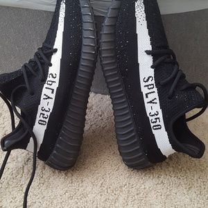 Adidas Yeezy boost V2